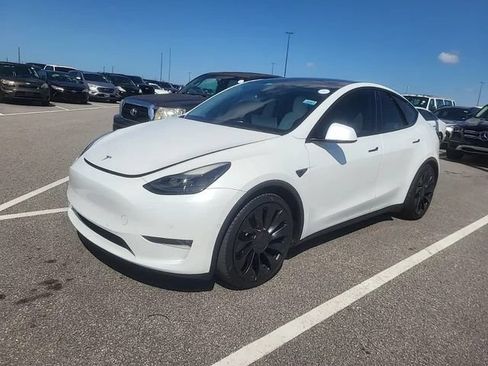 Used 2022 Tesla Model Y Performance AWD/4WD image 1