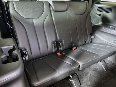 Used 2025 Hyundai Palisade SEL FWD image 25