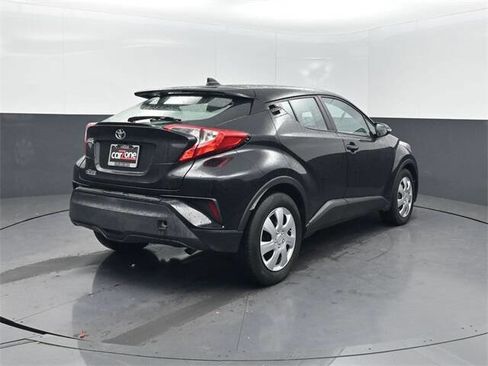 Used 2019 Toyota C-HR LE image 30