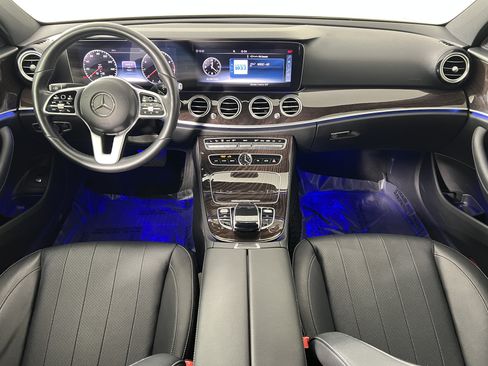 Certified 2019 Mercedes-Benz E 300 4MATIC image 22