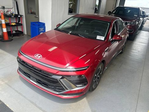 Used 2024 Hyundai Sonata SEL FWD image 2