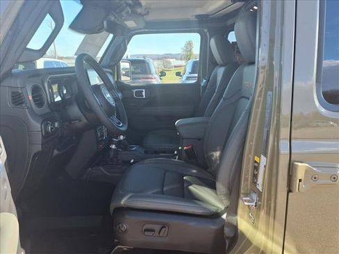 New 2026 Jeep Gladiator Mojave w/ Safety Group image 11