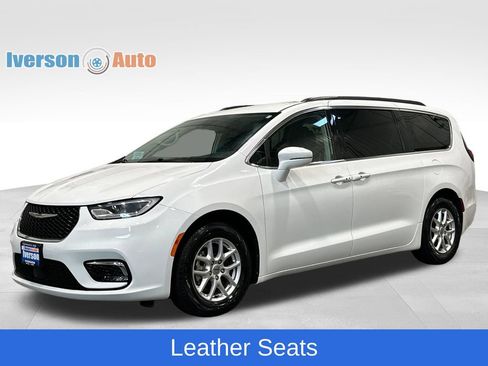 Used 2022 Chrysler Pacifica Touring-L FWD image 5