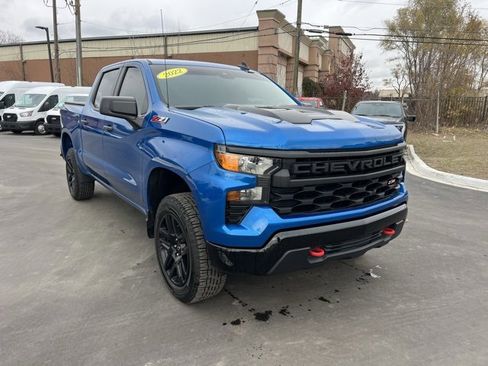 Used 2022 Chevrolet Silverado 1500 Custom Trail Boss w/ LPO, Dark Essentials Package image 3