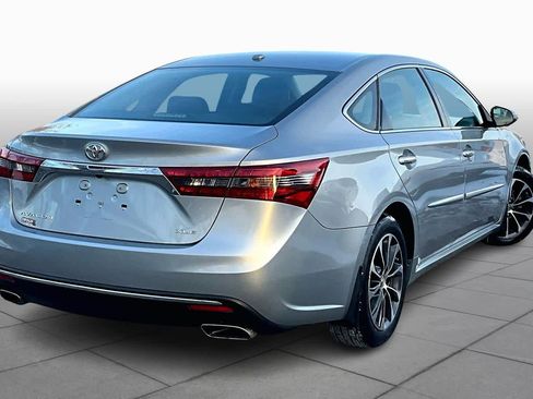 Used 2016 Toyota Avalon XLE Premium image 12