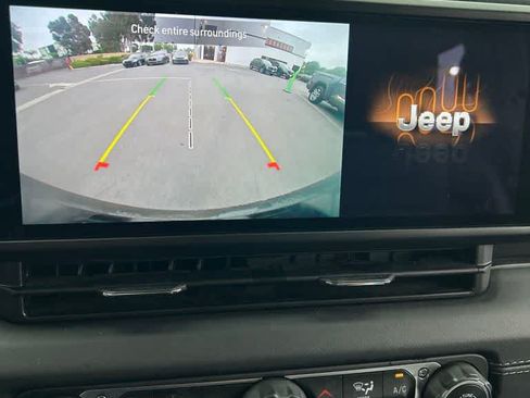 Used 2024 Jeep Wrangler Unlimited Sahara w/ Safety Group AWD/4WD image 10