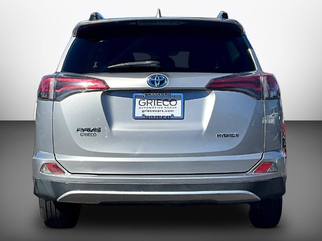 Used 2018 Toyota RAV4 LE AWD/4WD image 5