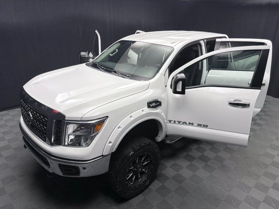 Used 2018 Nissan Titan XD 4x4 Crew Cab SV w/ SV Convenience Package image 18
