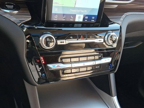 Certified 2023 Ford Explorer Limited w/ Limited Technology Package image 19