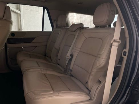 Used 2018 Lincoln Navigator Select w/ Technology Package image 21