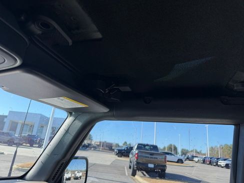 Used 2024 Ford Bronco Wildtrak image 21