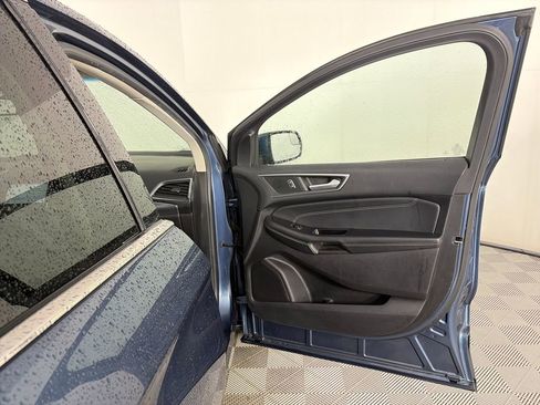 Used 2018 Ford Edge Titanium w/ Equipment Group 301A AWD/4WD image 30