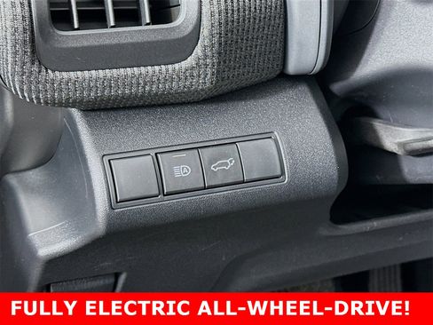 Used 2023 Subaru Solterra AWD image 28