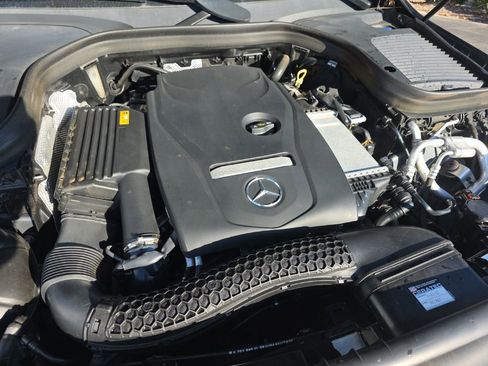 Used 2018 Mercedes-Benz GLC 300 4MATIC image 13