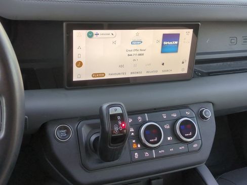 Used 2024 Land Rover Defender 110 X-Dynamic SE image 15