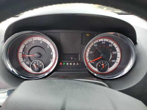 Used 2019 Dodge Grand Caravan SXT image 24