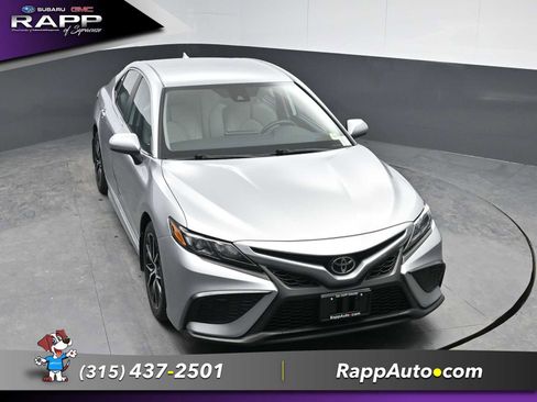 Used 2021 Toyota Camry SE image 15