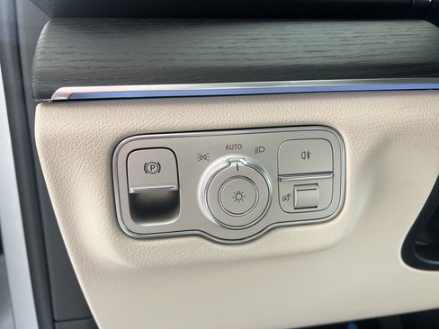 Certified 2025 Mercedes-Benz GLE 450e 4MATIC image 21