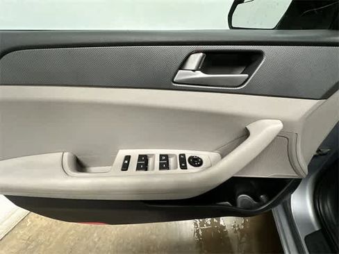 Used 2017 Hyundai Sonata SE image 14