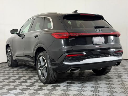Certified 2025 Audi Q5 Premium w/ Convenience Package AWD/4WD image 3