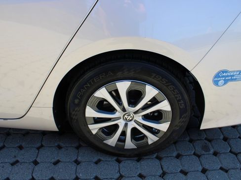 Used 2021 Toyota Prius Prime XLE FWD image 15