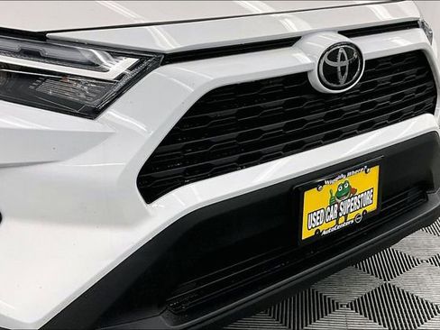 Used 2025 Toyota RAV4 LE image 31