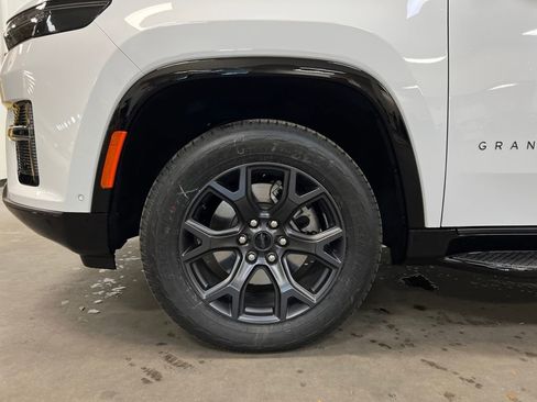 New 2026 Jeep Grand Wagoneer Limited image 28