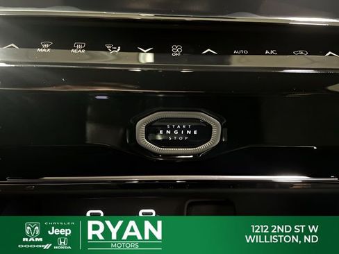 New 2026 Jeep Grand Cherokee Altitude AWD/4WD image 33