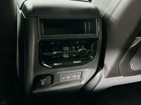 New 2026 Jeep Grand Cherokee Altitude AWD/4WD image 32