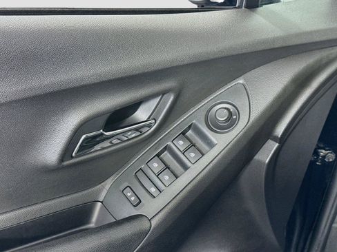 Used 2018 Chevrolet Trax LT w/ LT Convenience Package AWD/4WD image 11