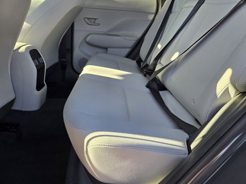 Used 2024 Hyundai Kona SEL image 11