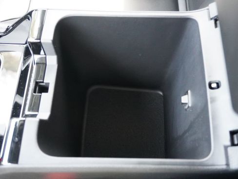 Used 2023 Jeep Grand Cherokee Limited AWD/4WD image 24