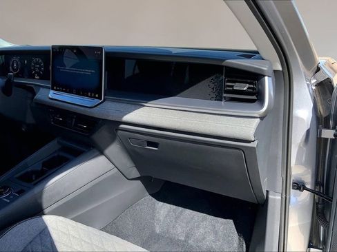 Certified 2025 Volkswagen Tiguan S image 17