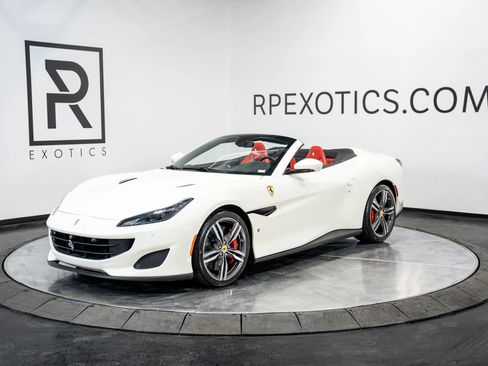 Used 2019 Ferrari Portofino image 15