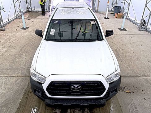Used 2019 Toyota Tacoma SR image 2