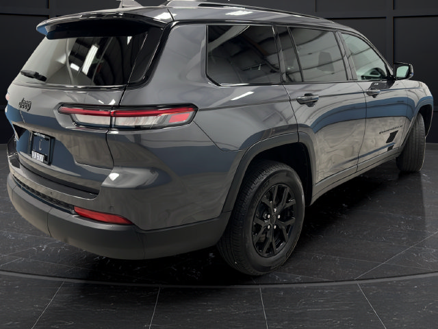 Used 2024 Jeep Grand Cherokee L Laredo AWD/4WD image 7