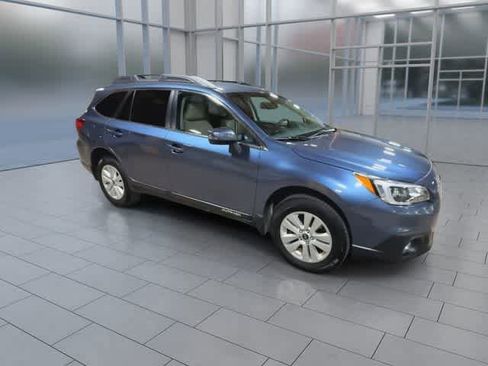 Used 2016 Subaru Outback 2.5i Premium AWD/4WD image 2