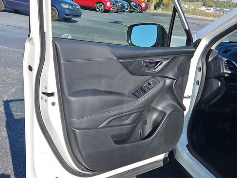 Used 2023 Subaru Forester Premium image 15