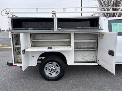 Used 2016 Chevrolet Silverado 2500 W/T image 31