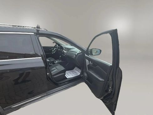 Used 2018 Nissan Rogue SL FWD image 13