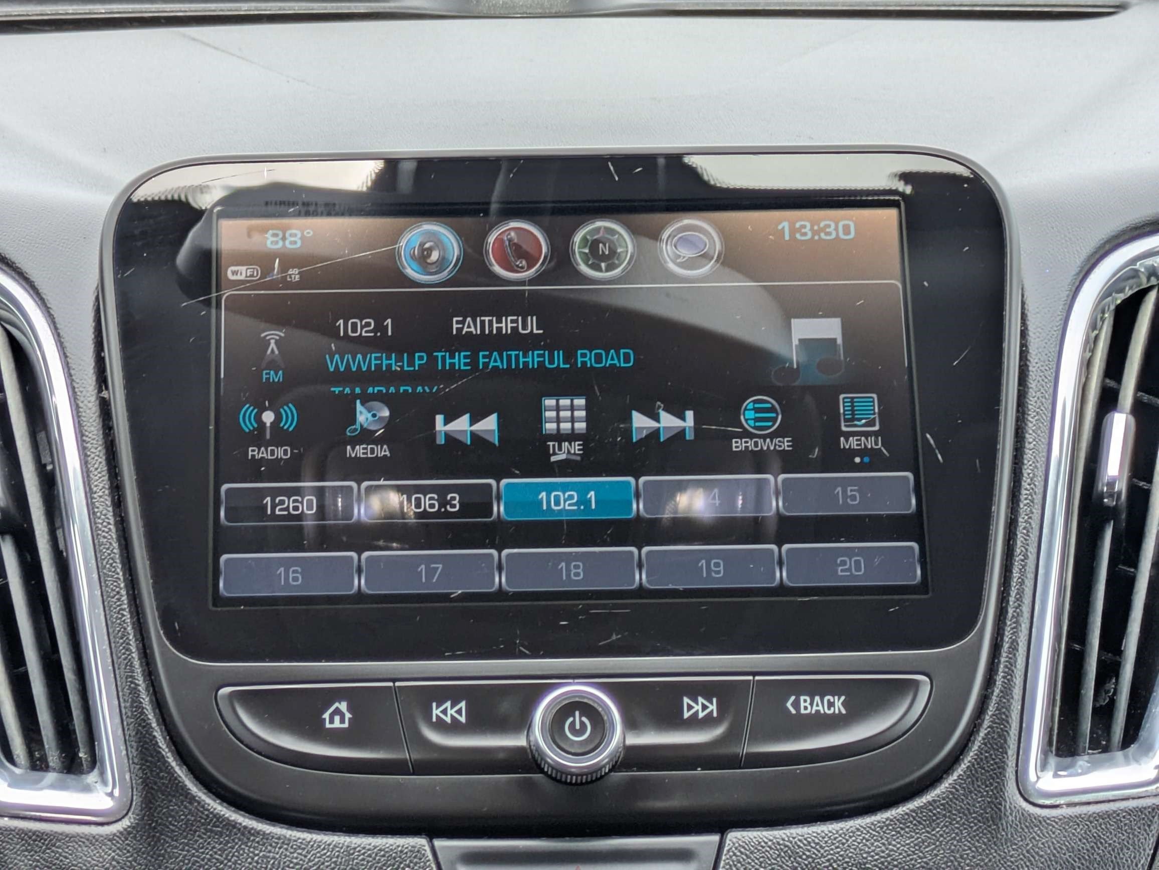 Used 2018 Chevrolet Malibu LT FWD image 17