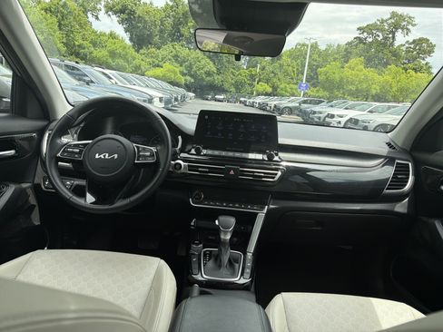 Used 2023 Kia Seltos EX AWD/4WD image 30