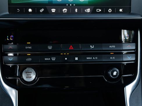 Used 2019 Jaguar XE image 32