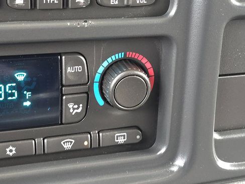 Used 2006 Chevrolet Silverado 2500 LT w/ Heavy-Duty Power Package image 27