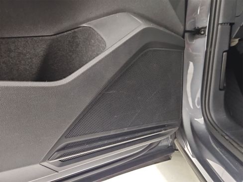 Certified 2022 Volkswagen Tiguan SE image 30