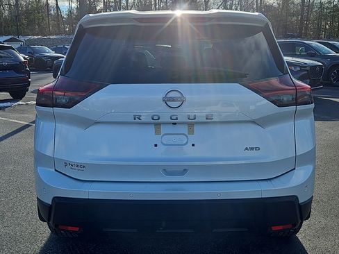 Used 2024 Nissan Rogue S image 22