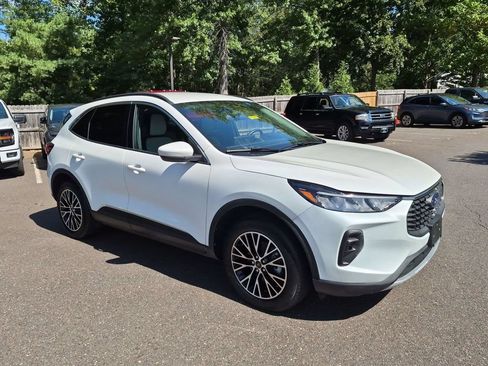 Certified 2023 Ford Escape SE FWD image 15
