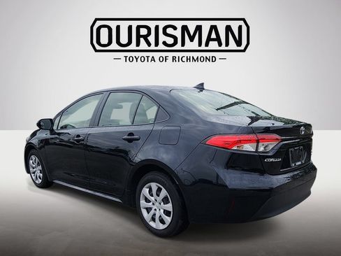 Certified 2025 Toyota Corolla LE FWD image 5