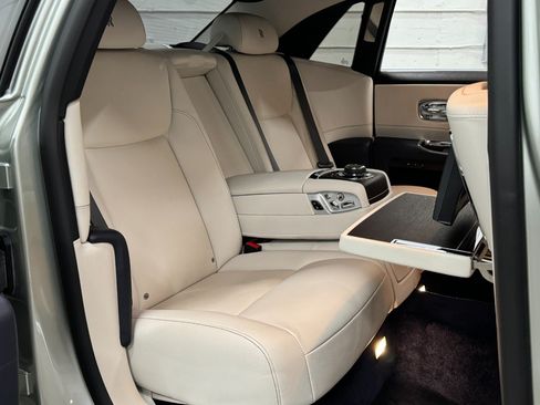 Used 2015 Rolls-Royce Ghost RWD image 51