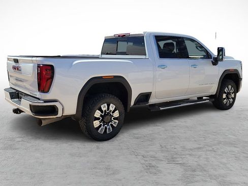 Used 2025 GMC Sierra 2500 Denali w/ Technology Package AWD/4WD image 11